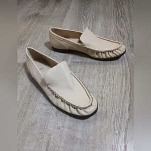 Zara Leather Cream/tan Loafers with Black Soles. Size 38.